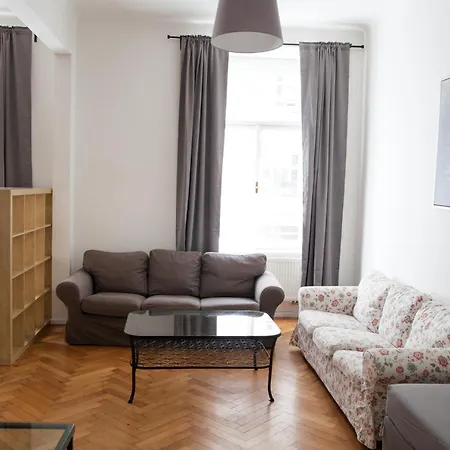 公寓 Spacious 2 Bedroom With Terrace 布拉格