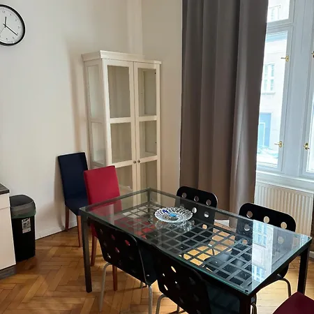 Spacious 2 Bedroom With Terrace * 布拉格