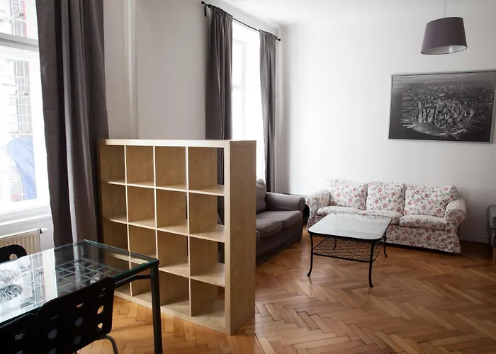 Lejlighed 2 Bed Flat - Sleeps 9 - Pets - Smoking On Terrace Prag
