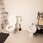 2 Bed Flat - Sleeps 9 - Pets - Smoking On Terrace Apartment Prague