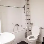 2 Bed Flat - Sleeps 9 - Pets - Smoking On Terrace