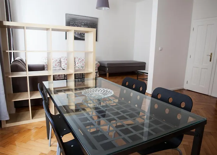 2 Bed Flat - Sleeps 9 - Pets - Smoking On Terrace Praga