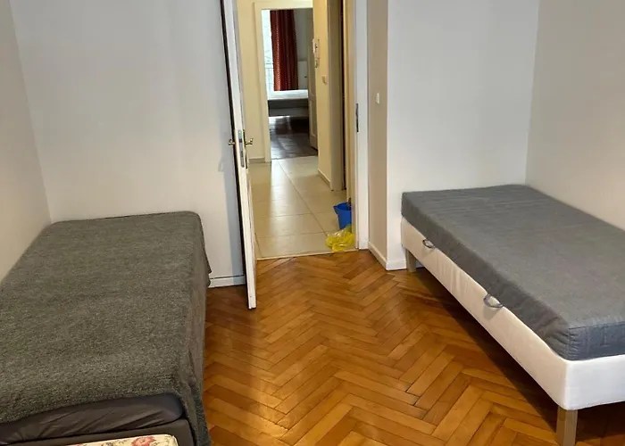 2 Bed Flat - Sleeps 9 - Pets - Smoking On Terrace Appartamento *