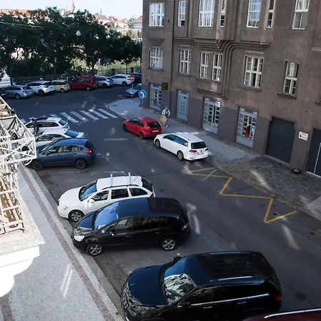 Apartmán 2 Bed Flat - Sleeps 9 - Pets - Smoking On Terrace Praha