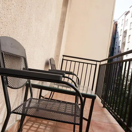 דירה Spacious 2 Bedroom With Terrace