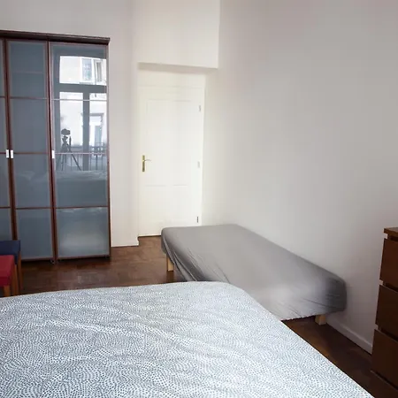 Spacious 2 Bedroom With Terrace * פראג
