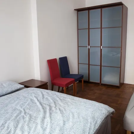 2 Bed Flat - Sleeps 9 - Pets - Smoking On Terrace Apartmán