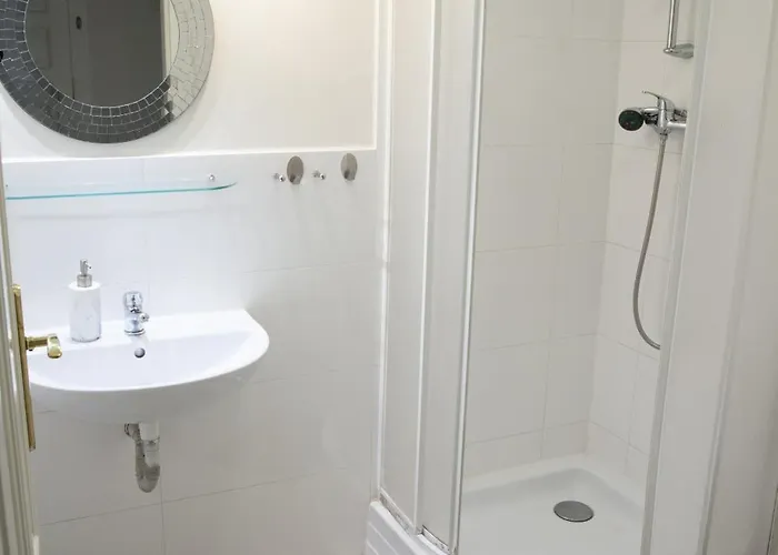 2 Bed Flat - Sleeps 9 - Pets - Smoking On Terrace Apartmán *